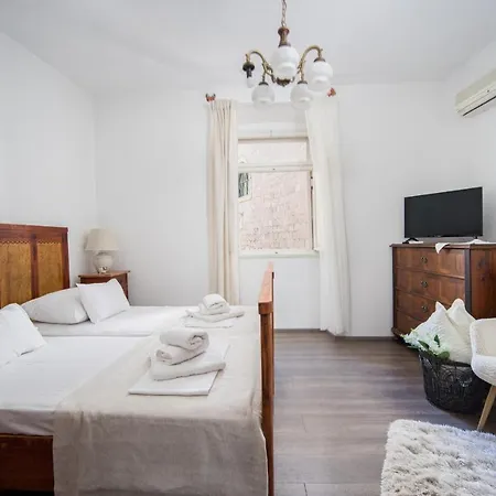 Stonehouse Lino For 6 With Sea View * Τρογκίρ