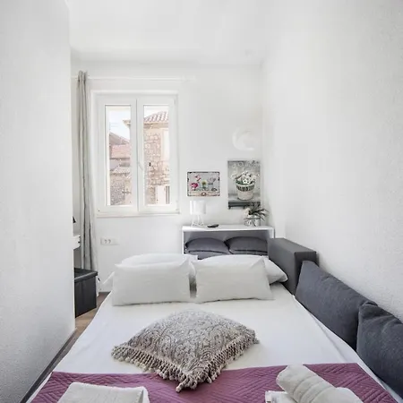 Διαμέρισμα Stonehouse Lino For 6 With Sea View